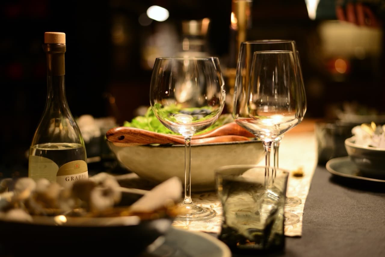 Top 7 Hospitality Brands Using AI to Improve Hotel Guest Satisfaction