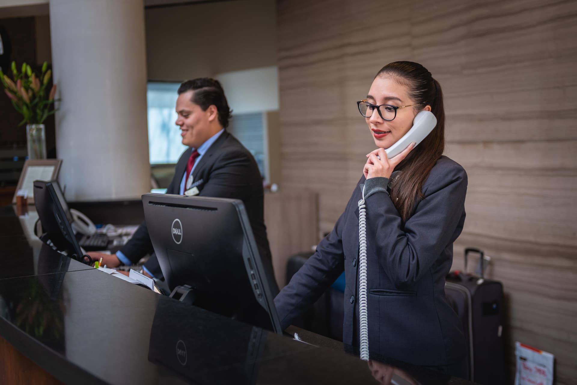 How to Improve Hotel Guest Satisfaction: A B2B Guide to Implementing Hospitality AI